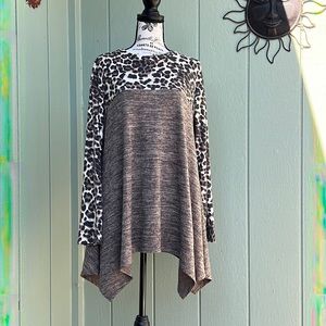 Long sleeve tunic top. Size medium.